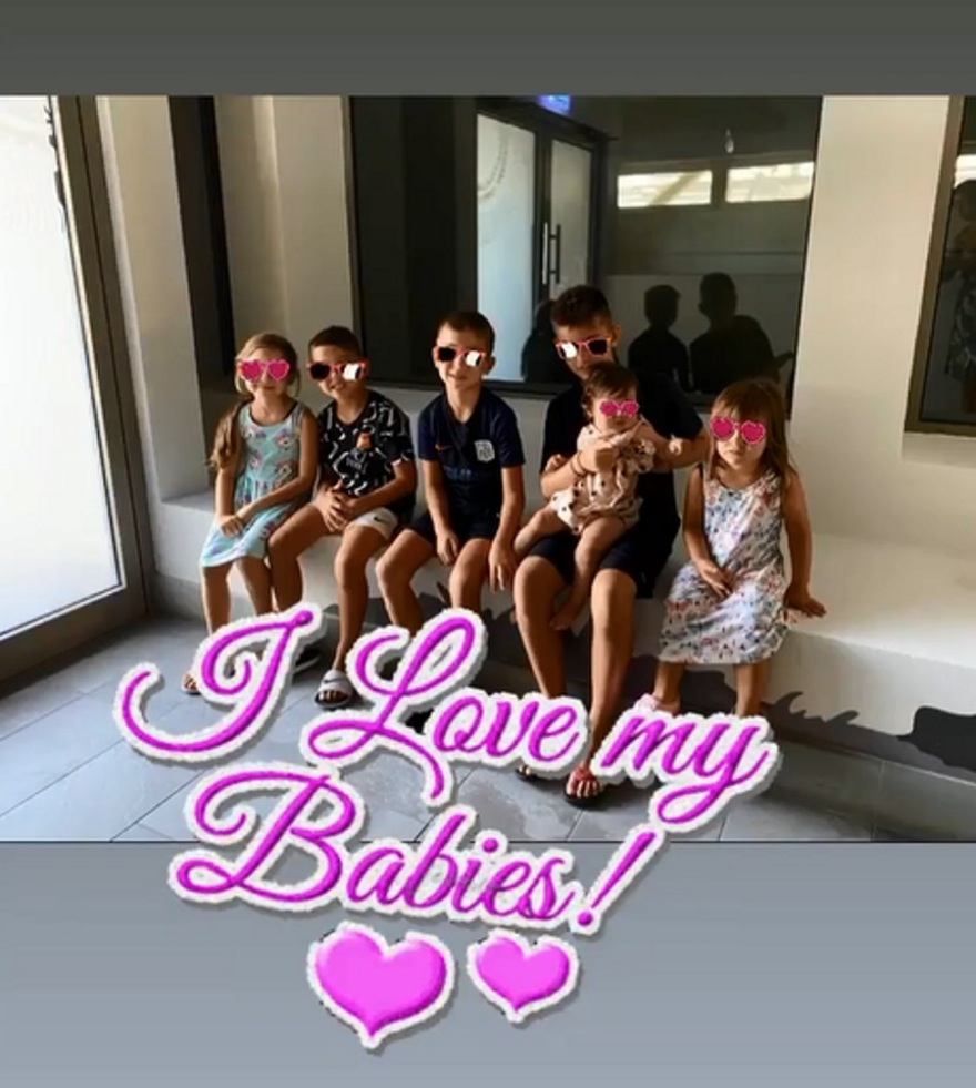 Ολυμπία Χοψονίδου: Φωτογραφίζει τα έξι παιδιά της, στις διακοπές τους