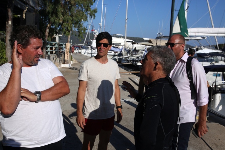 Σάκης Ρουβάς: Δοκιμαστική βουτιά στο υποβρύχιο μουσείο της Αλόννησου   