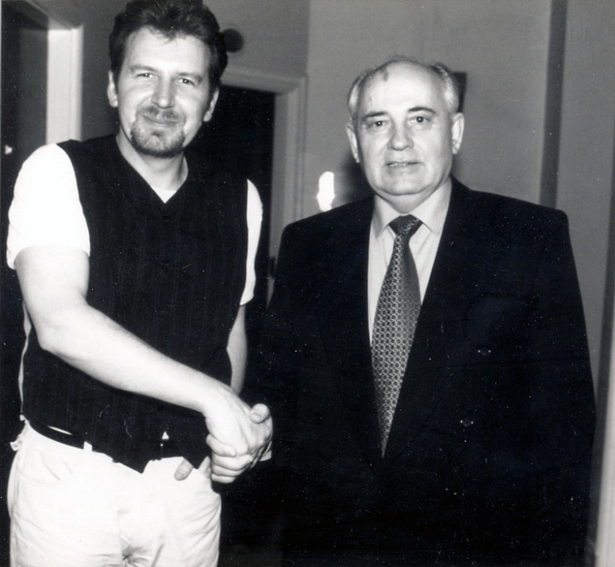 MTV - Στιβ Μπλέιμ: Ο παρουσιαστής-θρύλος του «προγόνου» του youtube θυμάται τη «χρυσή» επταετία του 