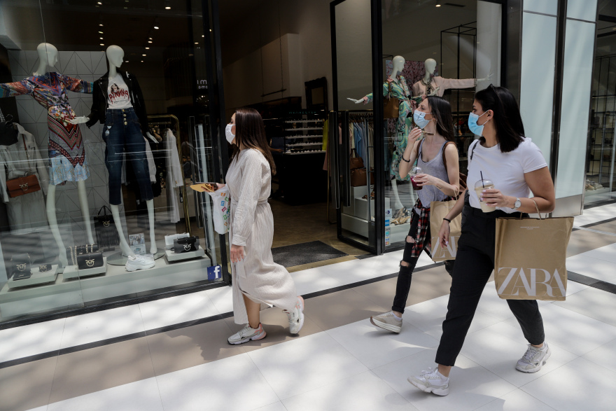 Κορωνοϊός: Κατάσταση ετοιμότητας για νέα μέτρα - Τι προτείνουν οι ειδικοί 