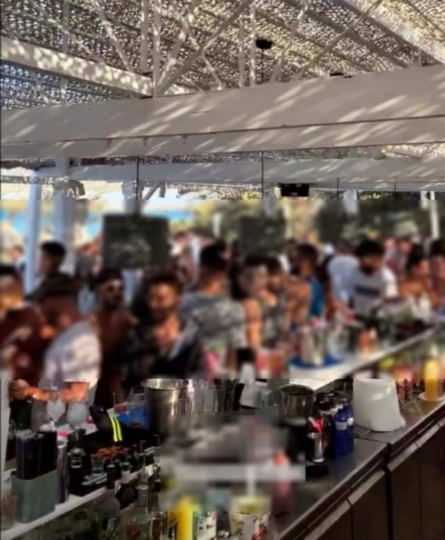 Κορωνοϊός - «Νέα Μύκονος» η Πάρος: Απίστευτος συνωστισμός σε κέντρα διασκέδασης