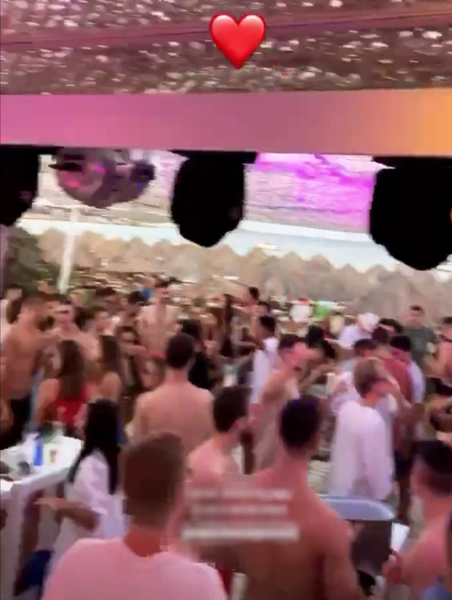 Κορωνοϊός - «Νέα Μύκονος» η Πάρος: Απίστευτος συνωστισμός σε κέντρα διασκέδασης