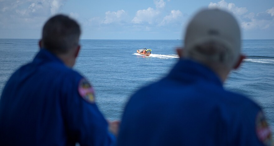 NASA - SpaceX: Επέστρεψε στη Γη η κάψουλα Dragon -  Δείτε βίντεο από την προσθαλάσσωση