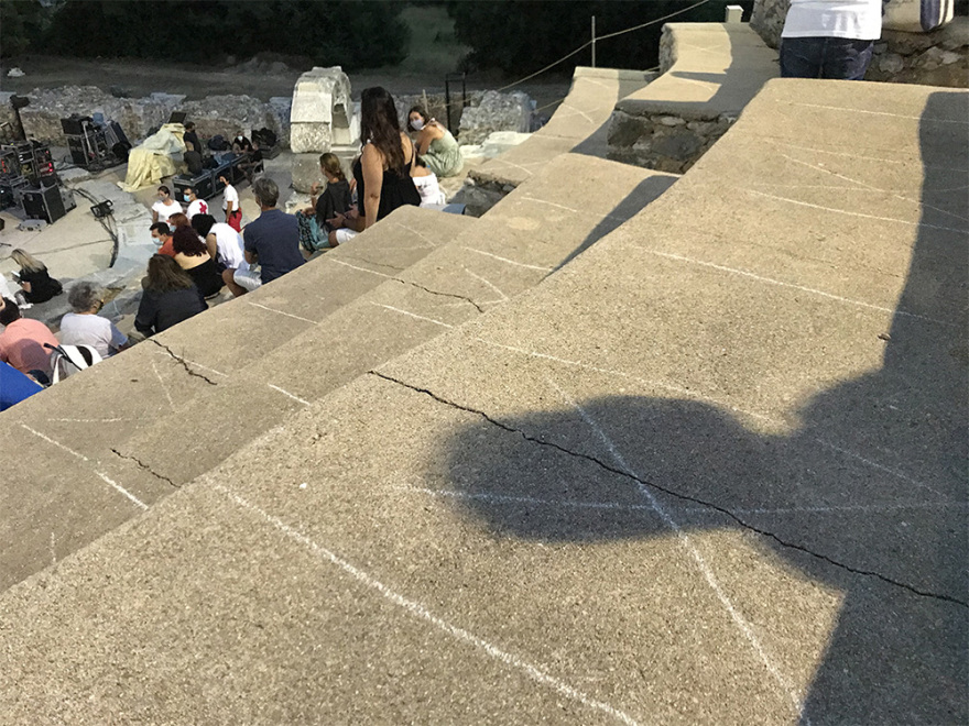 Μέτρα για τον κορωνοϊό - Συναυλίες: Θεατές με μάσκες και αποστάσεις στη συναυλία Ξαρχάκου 