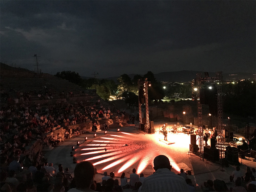 Μέτρα για τον κορωνοϊό - Συναυλίες: Θεατές με μάσκες και αποστάσεις στη συναυλία Ξαρχάκου 