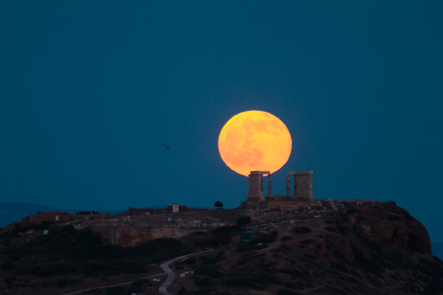 Πανσέληνος Αυγούστου: Ραντεβού απόψε με το πιο λαμπερό φεγγάρι της χρονιάς