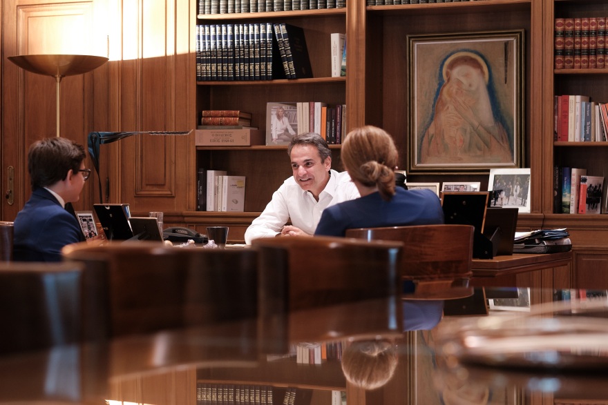 Δημοσθένης Δεσποτίδης: Ποιος είναι ο 13χρονος ποιητής με τον οποίο συναντήθηκε ο πρωθυπουργός