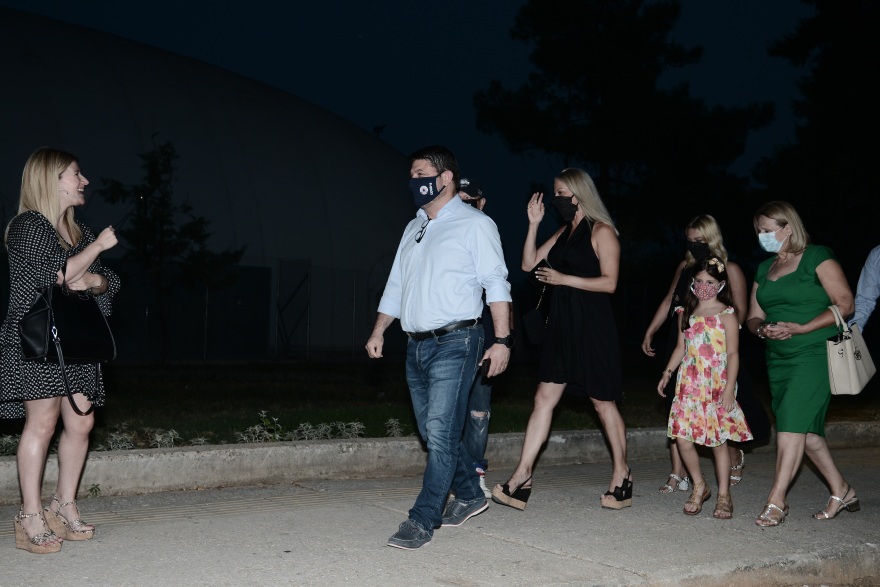 Ο Νίκος Χαρδαλιάς, οικογενειακώς, στο «Δελφινάριο»