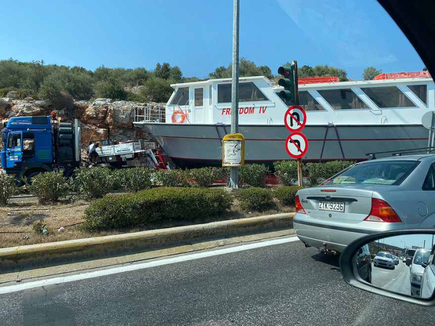 Απίστευτο μποτιλιάρισμα στη Βάρης- Κορωπίου - Δείτε φωτογραφίες