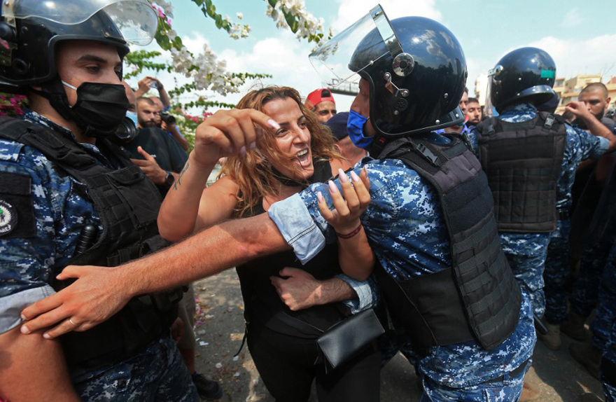 Βηρυτός - Live εικόνα: Δύο τεράστιες εκρήξεις σε αποθήκες εκρηκτικών υλών - Πλησιάζουν τους 30 οι νεκροί- Δείτε βίντεο