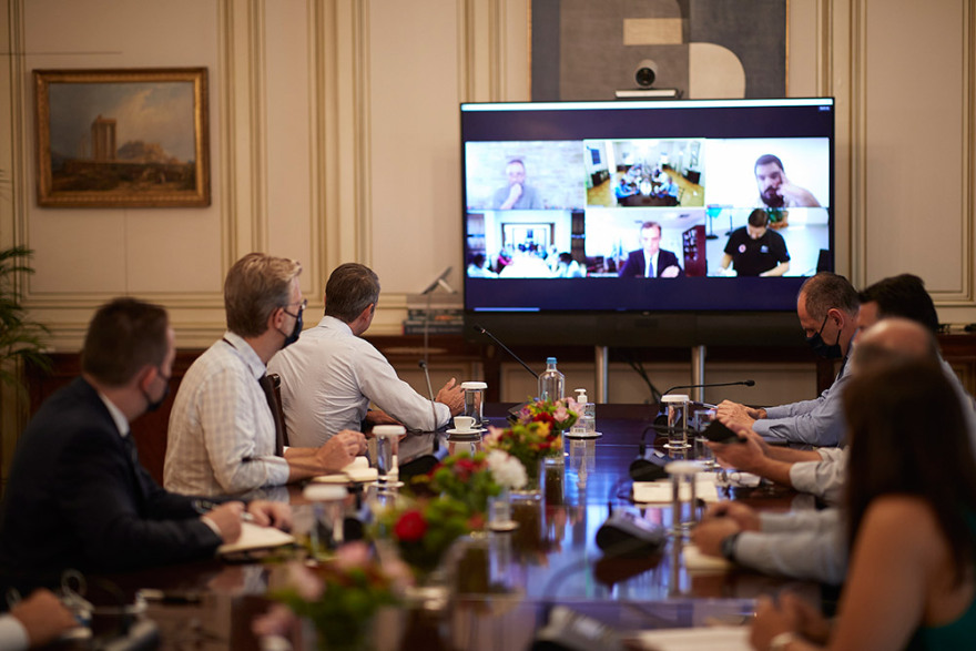 Μητσοτάκης: Απορρίπτουμε τις θεωρίες συνωμοσίας - Φοράμε όλοι μάσκα