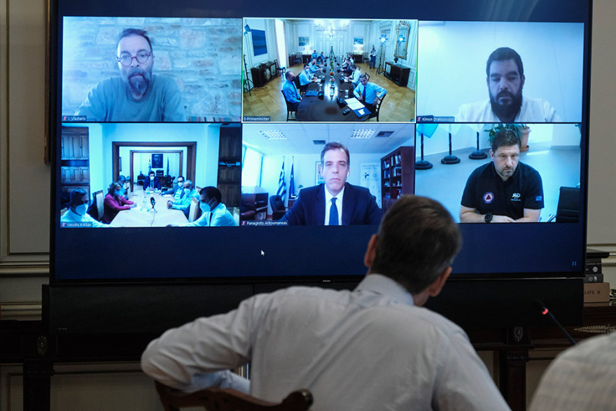 Μητσοτάκης: Απορρίπτουμε τις θεωρίες συνωμοσίας - Φοράμε όλοι μάσκα