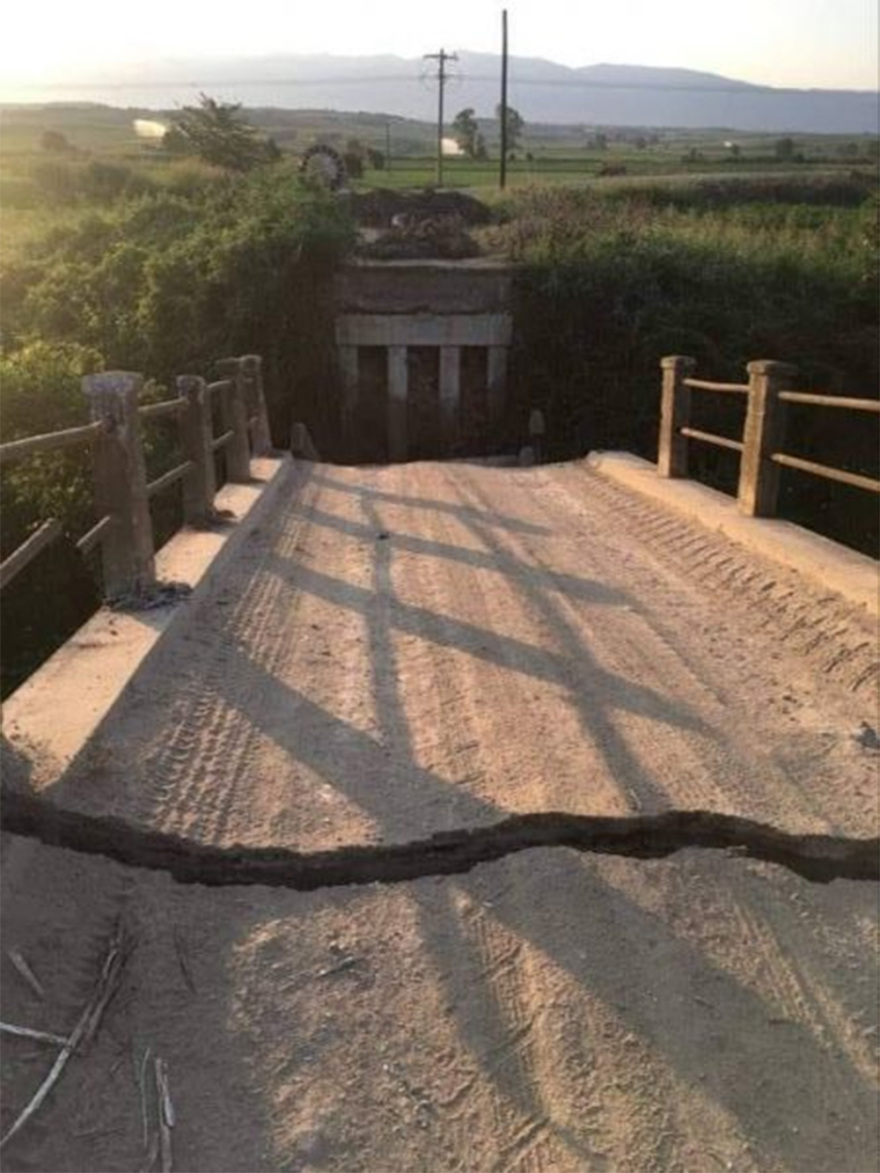 Σέρρες: Κατέρρευσε τμήμα γέφυρας στον Αγγίτη