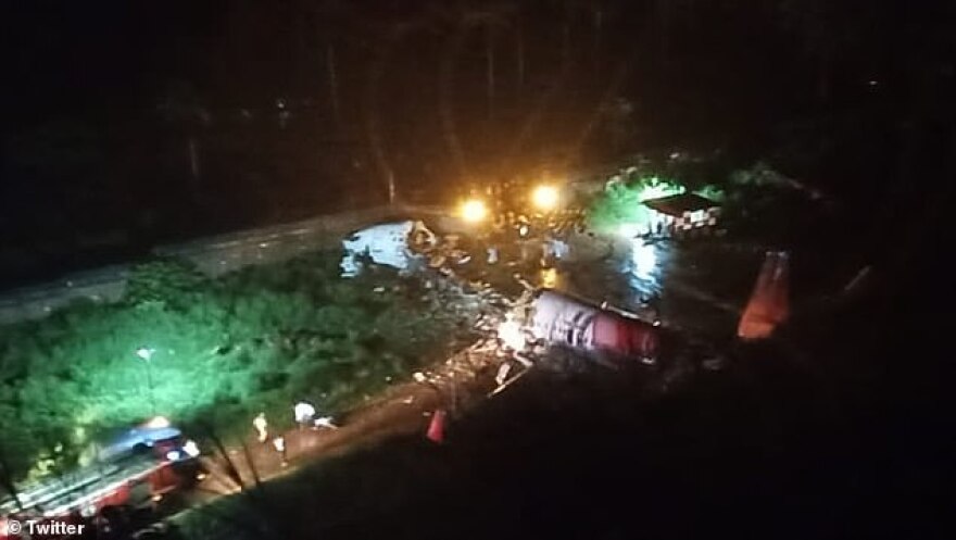 Ινδία: Συνετρίβη αεροπλάνο με 191 επιβάτες - Τουλάχιστον 16 νεκροί