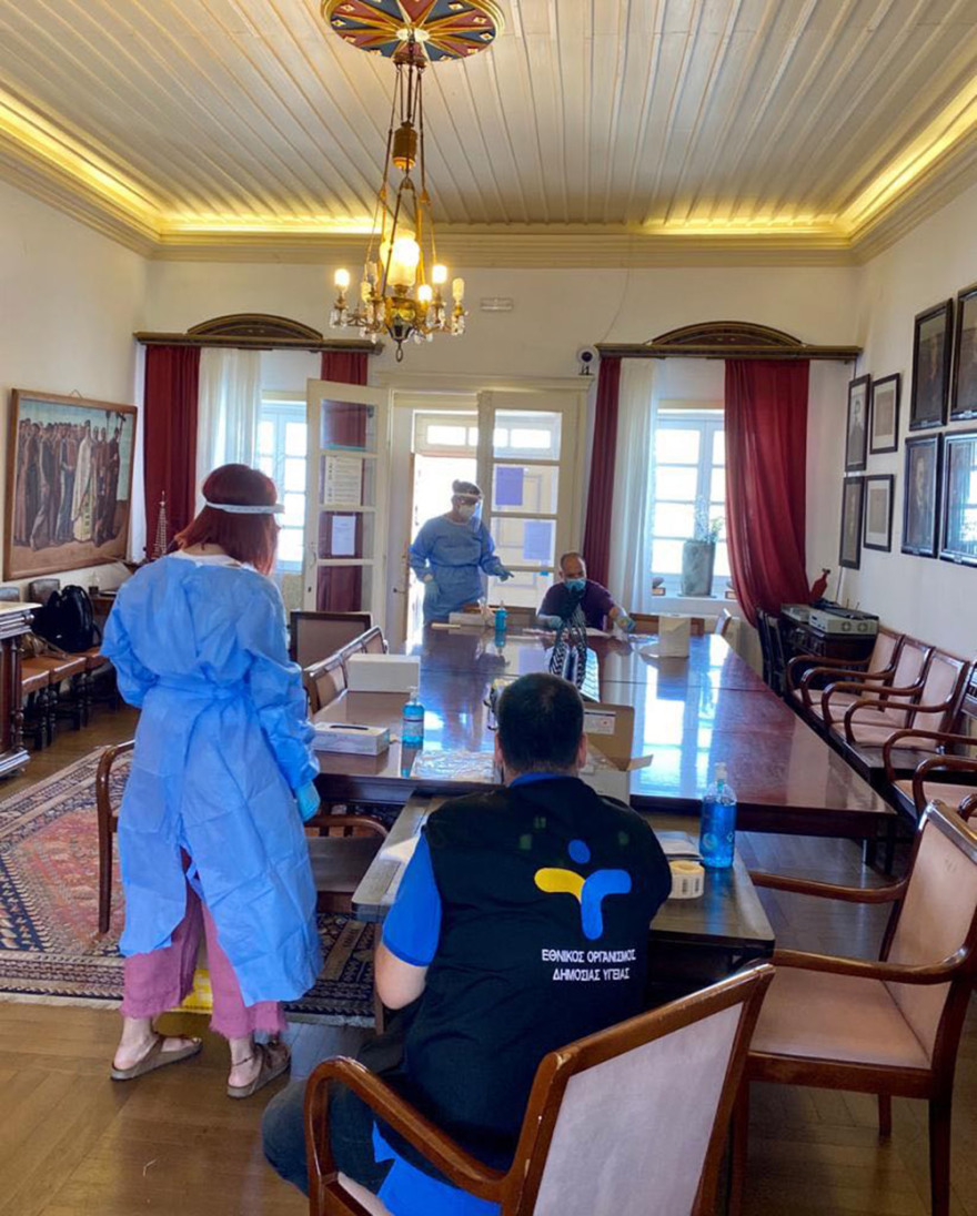 Μύκονος: Σαρωτικοί έλεγχοι σε beach bar και δημόσιες υπηρεσίες μετά τα επτά κρούσματα κορωνοϊού