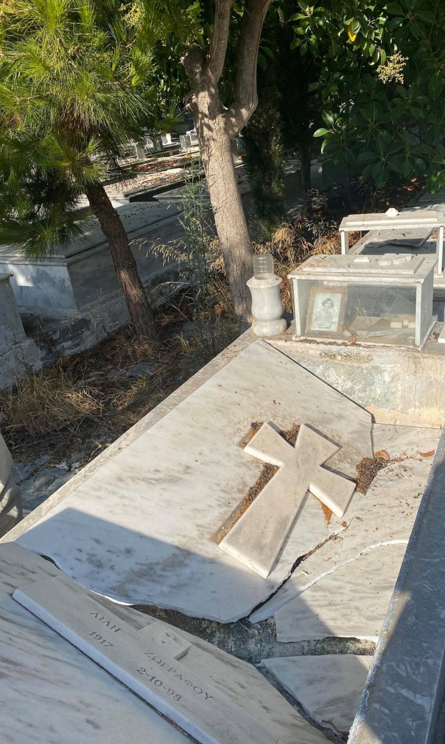 Ηράκλειο: Βανδάλισαν τον τάφο της Λιλής Ζωγράφου