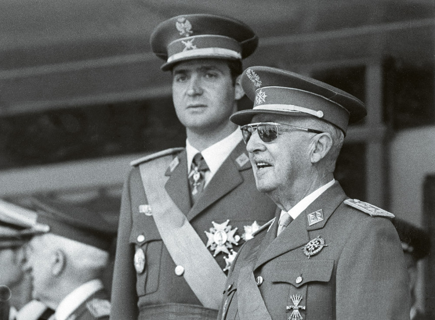 O «λαδωμένος» μονάρχης Juan Carlos: Από την προίκα της Σοφίας, στις μίζες και τις ερωμένες