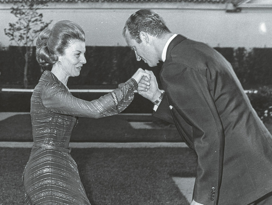 O «λαδωμένος» μονάρχης Juan Carlos: Από την προίκα της Σοφίας, στις μίζες και τις ερωμένες