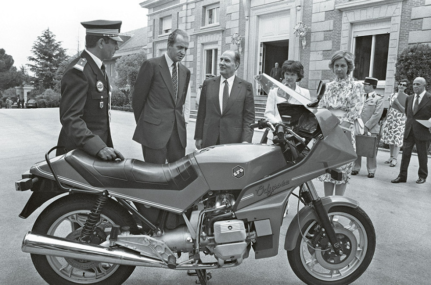 O «λαδωμένος» μονάρχης Juan Carlos: Από την προίκα της Σοφίας, στις μίζες και τις ερωμένες