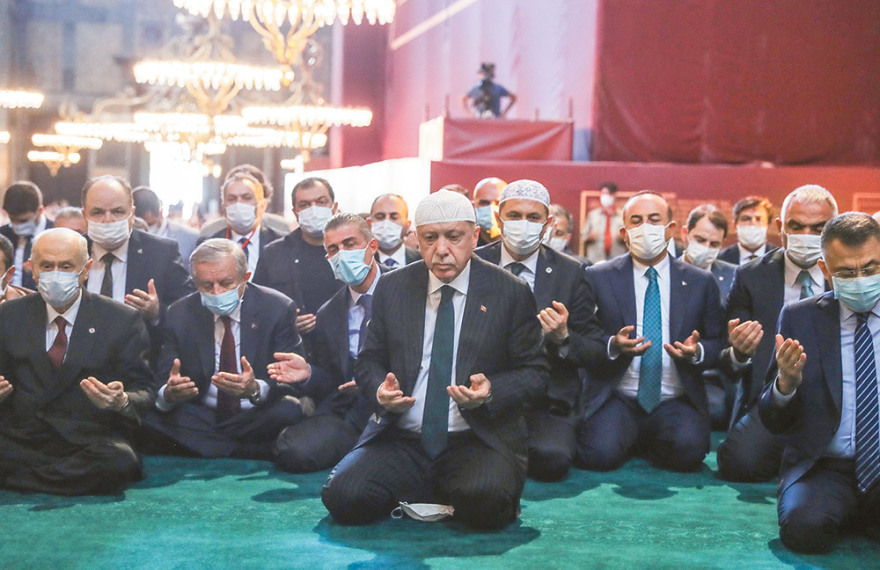 Συμφωνία Ελλάδας - Αιγύπτου για ΑΟΖ: Λύσσαξαν οι Τούρκοι - Ο Ερντογαν βγάζει ξανά τις φρεγάτες