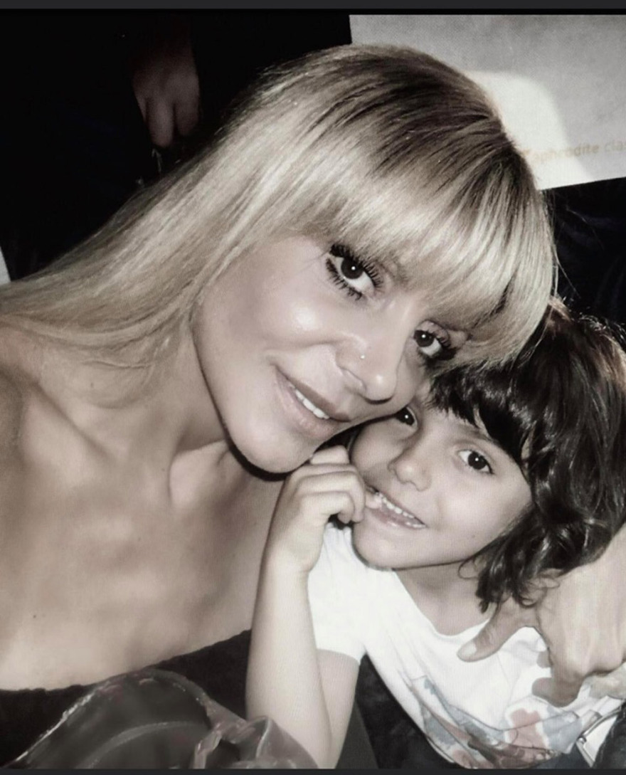 Σάλος στην Αυστραλία: Βίντεο δείχνει αστυνομικό να αρπάζει από το λαιμό γυναίκα επειδή δε φορά μάσκα