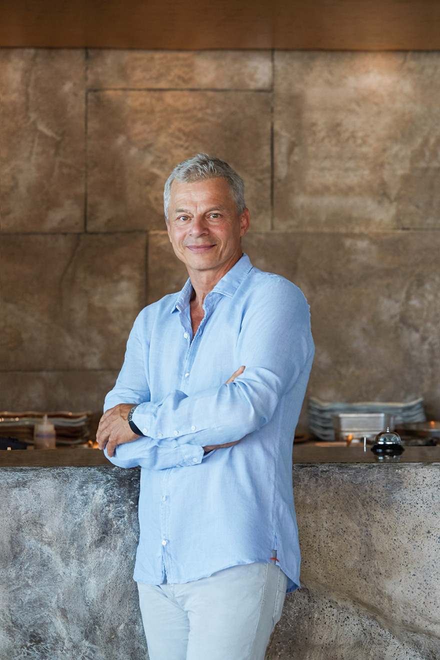 Ράινερ Μπέκερ: Ο mr Zuma κατακτά και τη Μύκονο