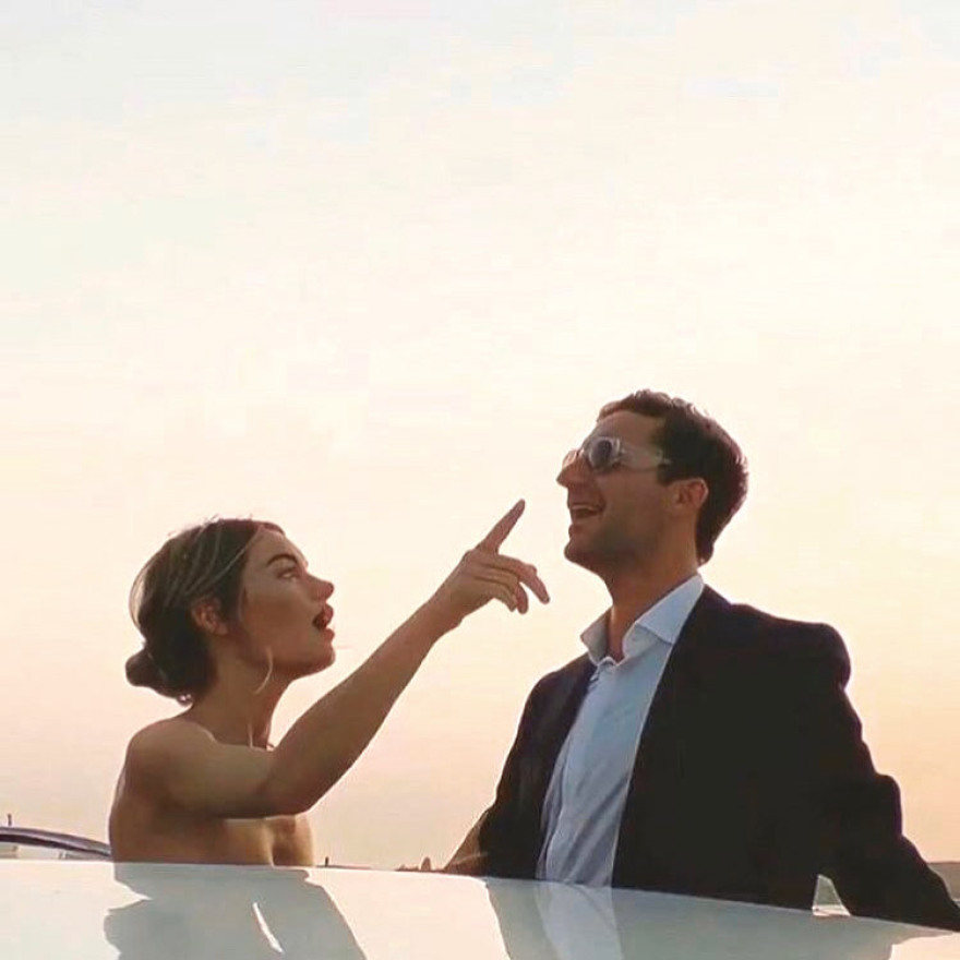 Τεό Νιάρχος - Καμίλ Ρόου: Έρωτας στη Σπετσοπούλα για τον κροίσο και το super model