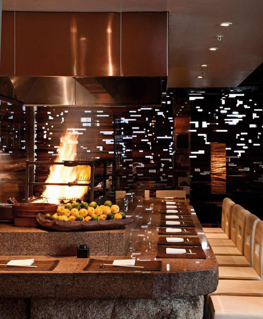 Ράινερ Μπέκερ: Ο mr Zuma κατακτά και τη Μύκονο