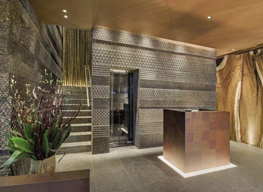 Ράινερ Μπέκερ: Ο mr Zuma κατακτά και τη Μύκονο