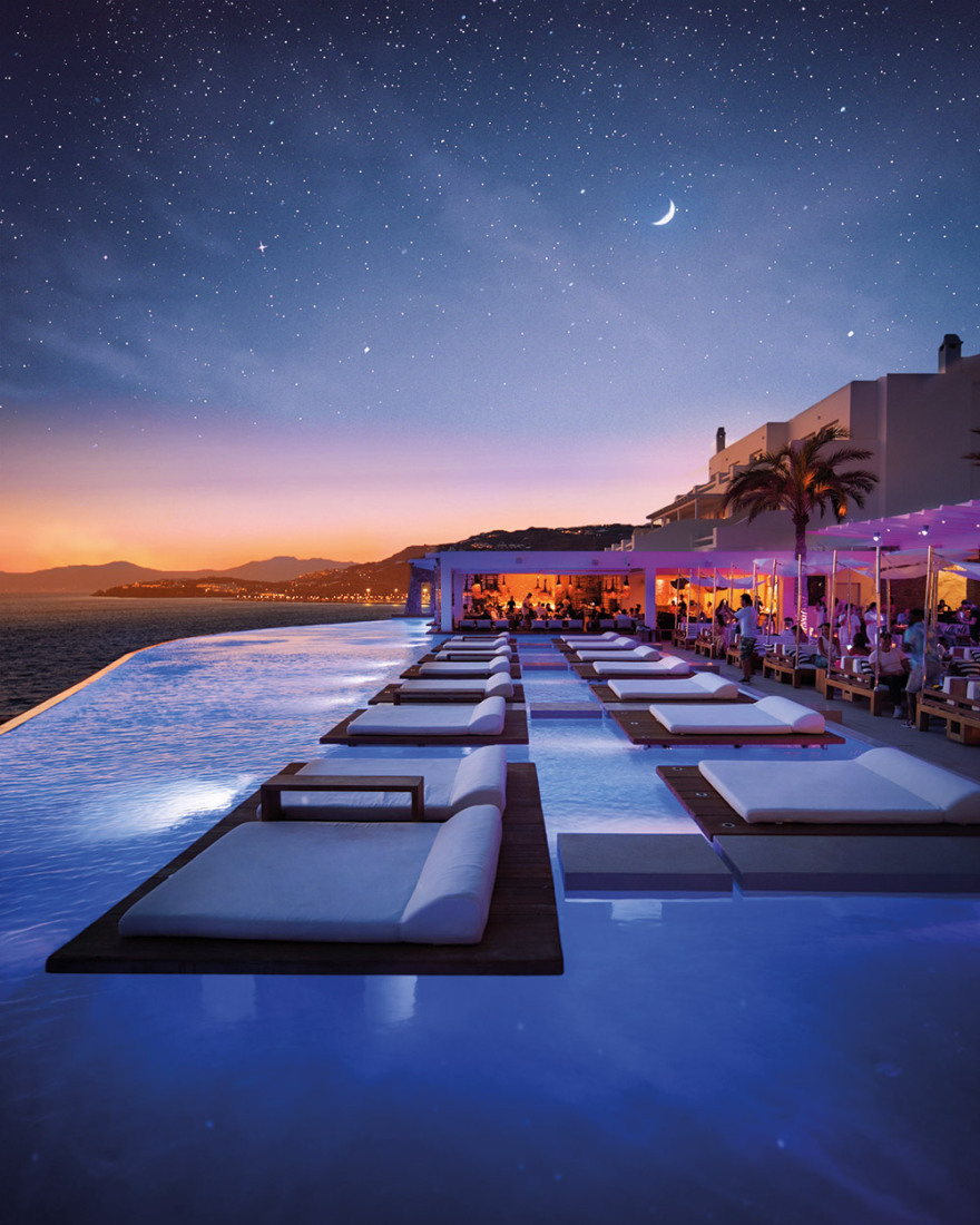 Ράινερ Μπέκερ: Ο mr Zuma κατακτά και τη Μύκονο