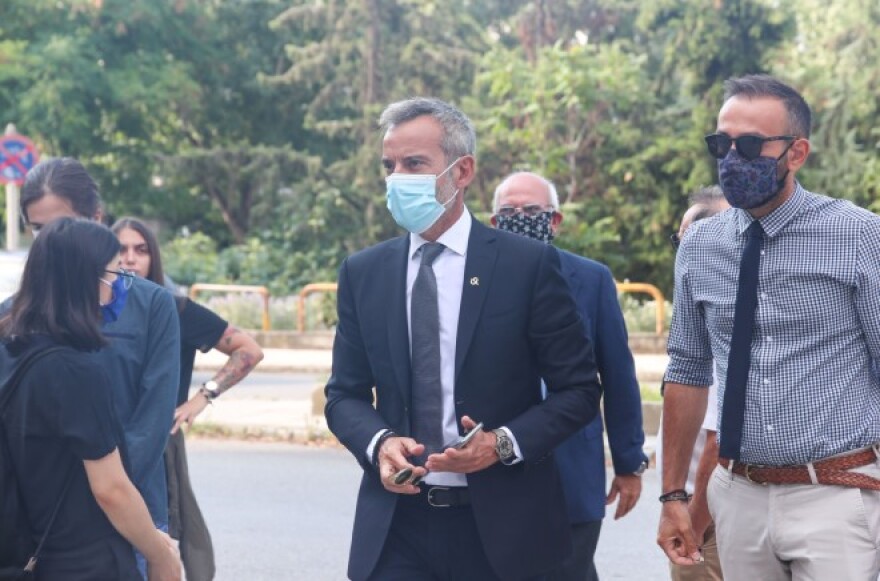 Ντίνος Χριστιανόπουλος: Λιγοστοί φίλοι και συγγενείς σήμερα στο «τελευταίο αντίο»