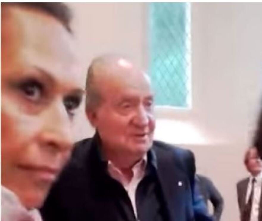 Χουάν Κάρλος: Με μόνο δύο βαλίτσες και… την ερωμένη του έφυγε για το Άμπου Ντάμπι