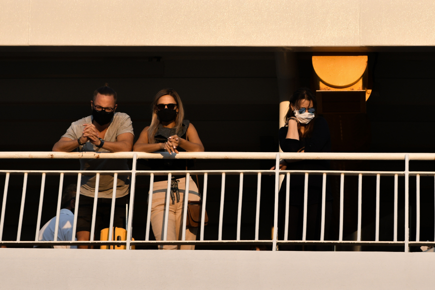 Δεκαπενταύγουστος - Κίνηση: Η κίνηση στα λιμάνια, ΚΤΕΛ και τις εθνικές οδούς