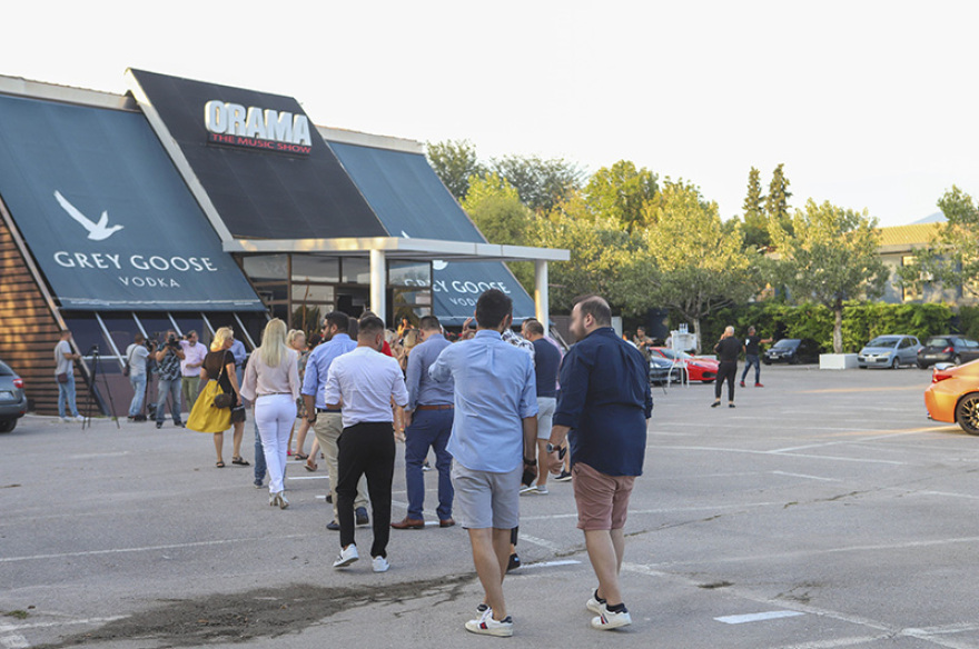 Βέρτης: Θερμομέτρηση και αντισηπτικά στη νύχτα της Θεσσαλονίκης - Δείτε βίντεο