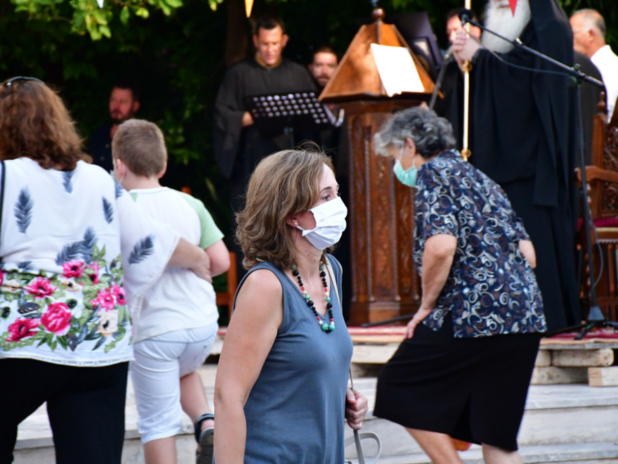 Δεκαπενταύγουστος: Με μάσκες, αποστάσεις και δίχως λιτανείες η Κοίμηση της Θεοτόκου