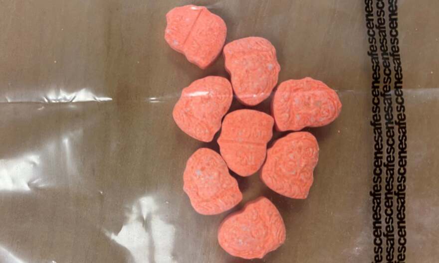 Στη Βρετανία έκαναν τον Τραμπ.... χάπια ecstasy