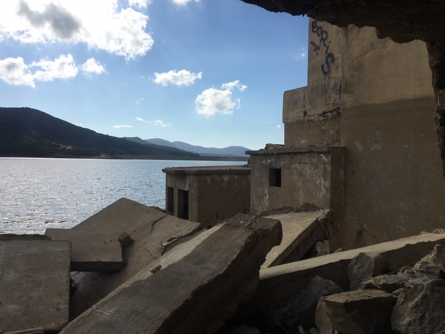 Σφεντύλι: Το χωριό που βυθίζεται - Βίντεο και φωτογραφίες 