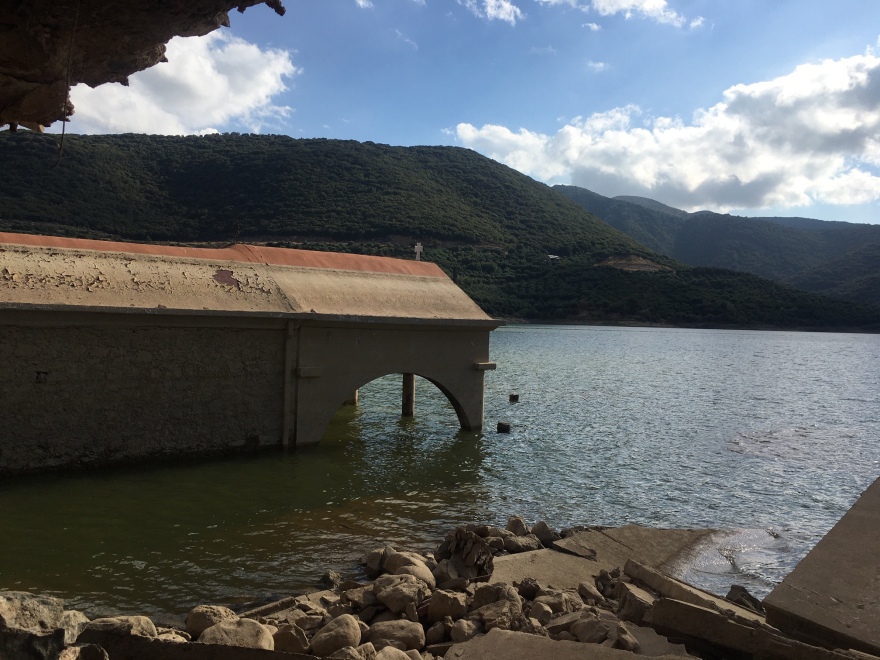 Σφεντύλι: Το χωριό που βυθίζεται - Βίντεο και φωτογραφίες 