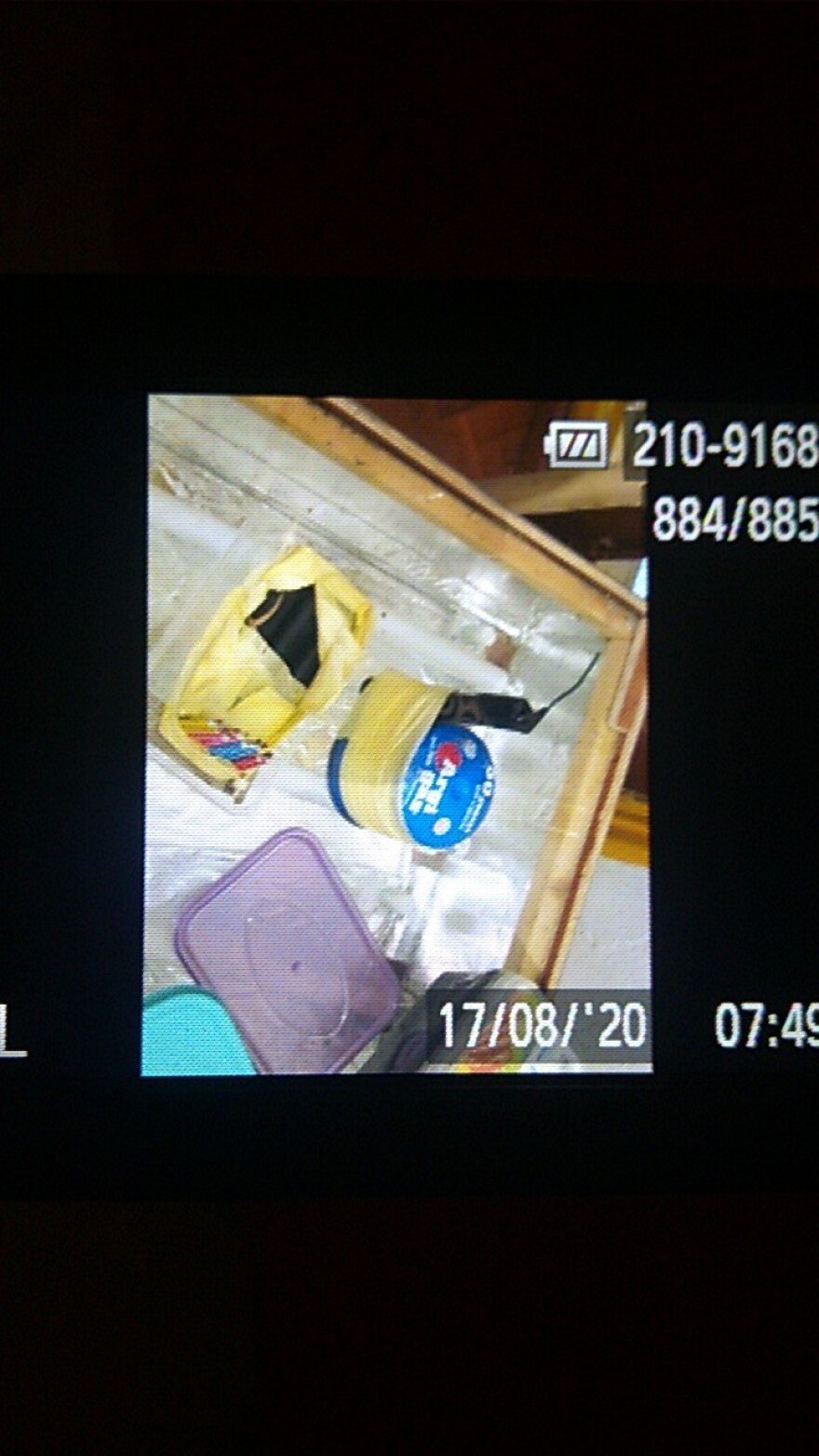 Θεσσαλονίκη: «Πλούσια» τα ευρήματα της αστυνομίας στο υπό κατάληψη κτίριο - Δείτε φωτογραφίες