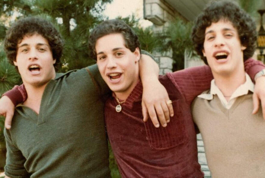 Το σκληρό πείραμα που χώριζε δίδυμα αδέρφια: Η ιστορία της Έλεν και της Μέλανι