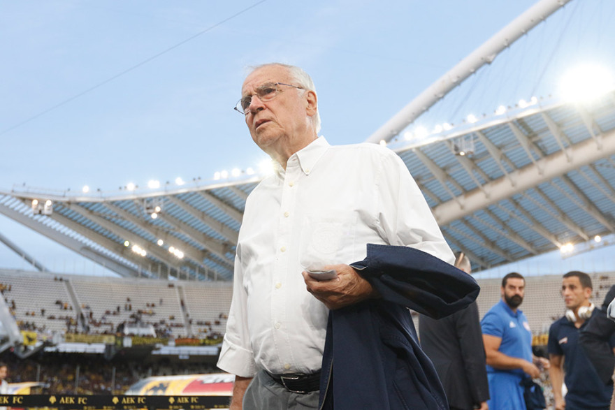 Σάββας Θεοδωρίδης: Έφυγε ένας «Θρύλος» για τον Ολυμπιακό - Δείτε βίντεο