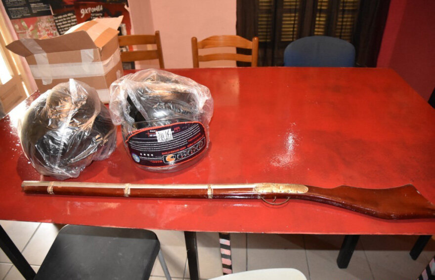 Θεσσαλονίκη: Έκρυβαν από μολότοφ μέχρι ξύλινες ασπίδες στην κατάληψη που εκκενώθηκε στην Θεσσαλονίκη