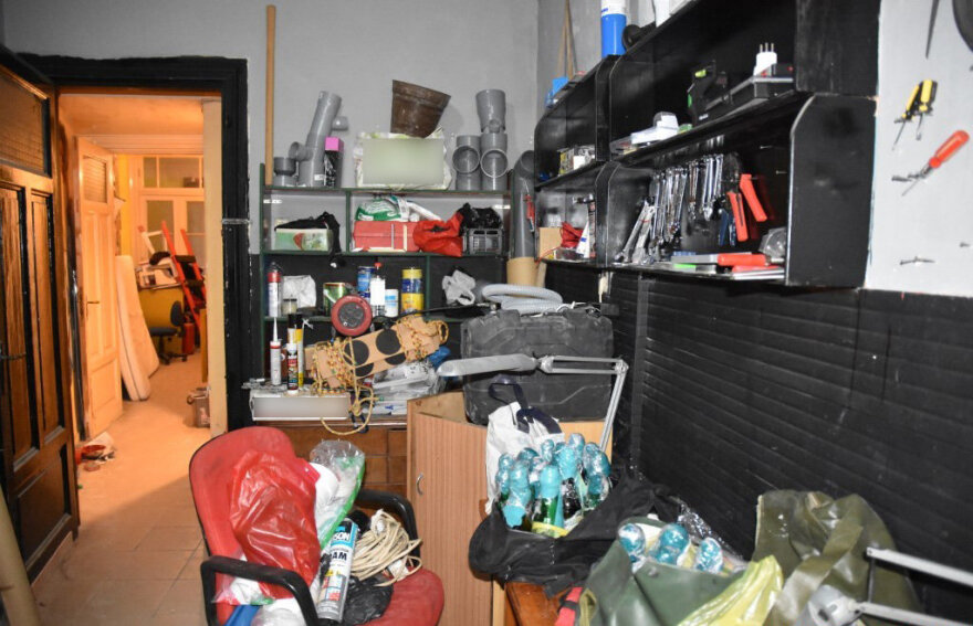 Θεσσαλονίκη: Έκρυβαν από μολότοφ μέχρι ξύλινες ασπίδες στην κατάληψη που εκκενώθηκε στην Θεσσαλονίκη