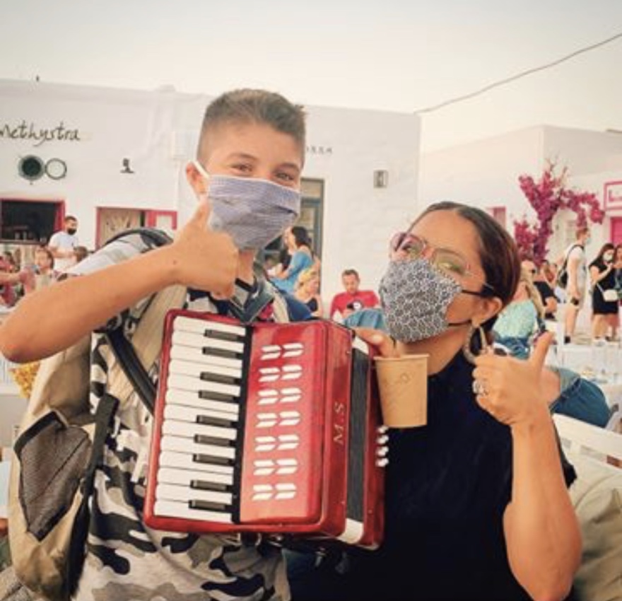 Η Σάλμα Χάγιεκ και ο δισεκατομμυριούχος σύζυγός της Φρανσουά Ανρί Πινό στην Πάρο - Δείτε φωτογραφίες