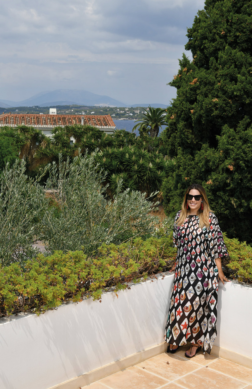 Μαίρη Κατράντζου: Οι δικές μου Σπέτσες - «Θέλω πολύ περισσότερη Ελλάδα στη ζωή μου»