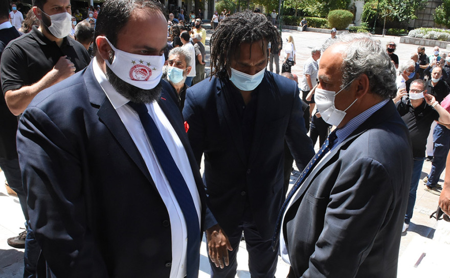 Σάββας Θεοδωρίδης: Όλος ο Ολυμπιακός στο τελευταίο «αντίο»