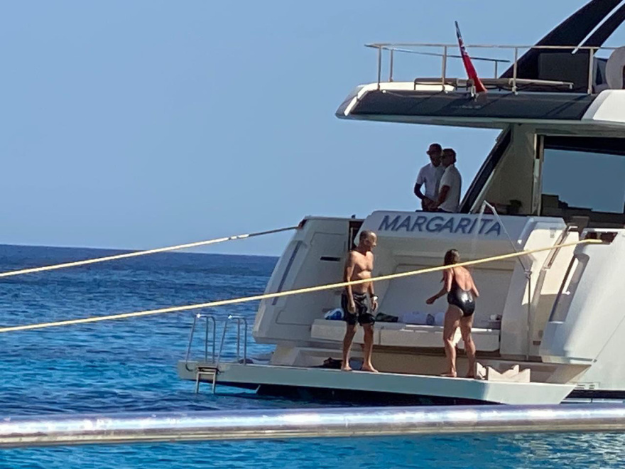 Τομ Χανκς-Ρίτα Γουίλσον: Απολαμβάνουν τις βουτιές τους στην Πολύαιγο