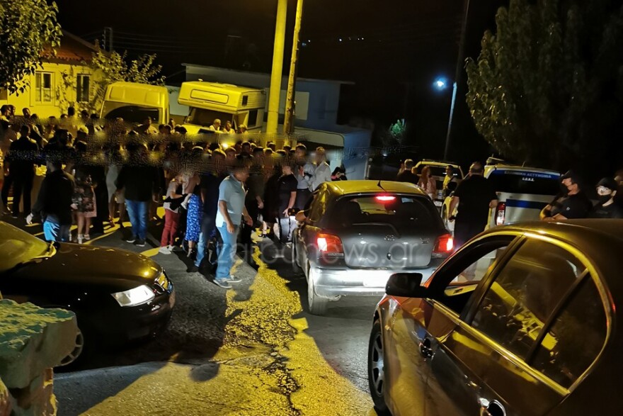 Κρήτη: Γλέντι... στη μέση του δρόμου σε γάμο με 1.800 καλεσμένους - Δείτε φωτογραφίες