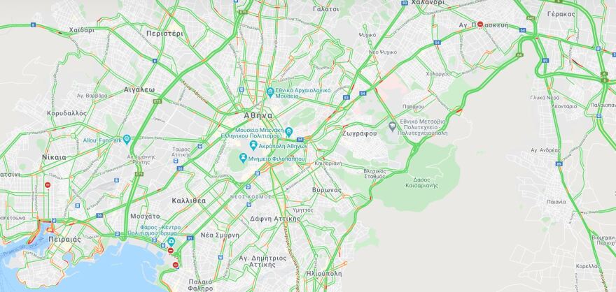 Κίνηση: Αυξημένη στο λιμάνι του Πειραιά - Χωρίς ιδιαίτερα προβλήματα η κυκλοφορία στις Εθνικές Οδούς