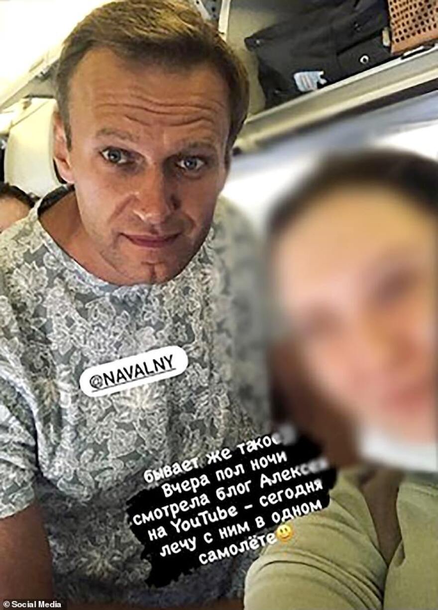 Αλεξέι Ναβάλνι: «Του φώναζαν μην κλείσεις τα μάτια, πάρε ανάσα» λέει γυναίκα που τράβηξε την τελευταία φωτογραφία του